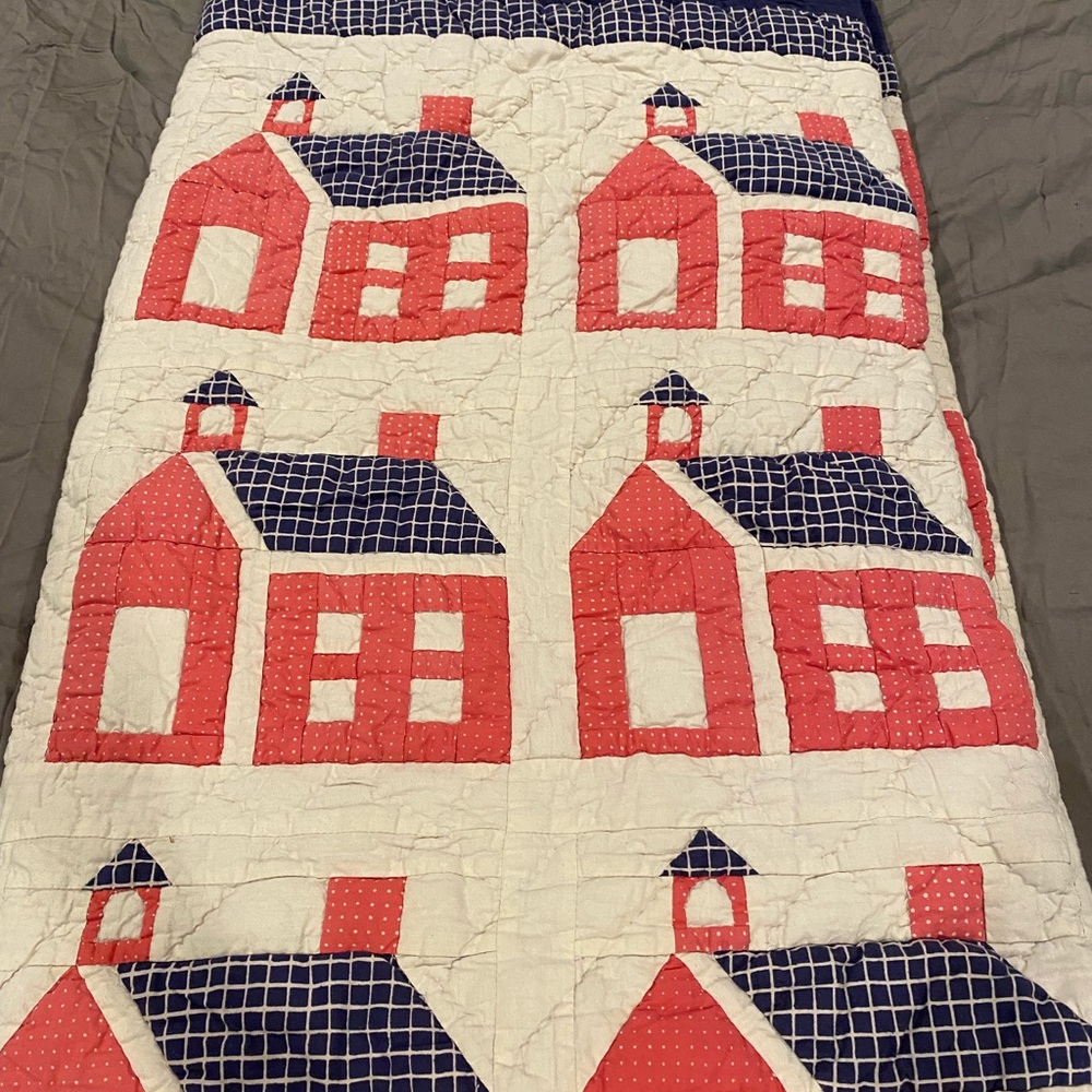School House hand made Mennonite quilt 82 x 94